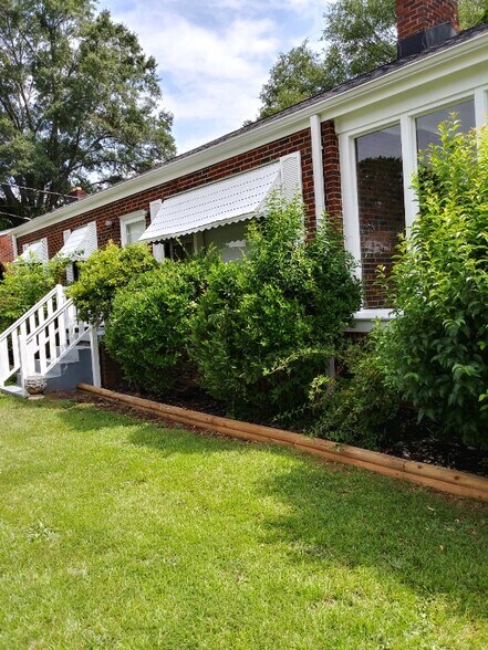 Building Photo - 19 Dargan St