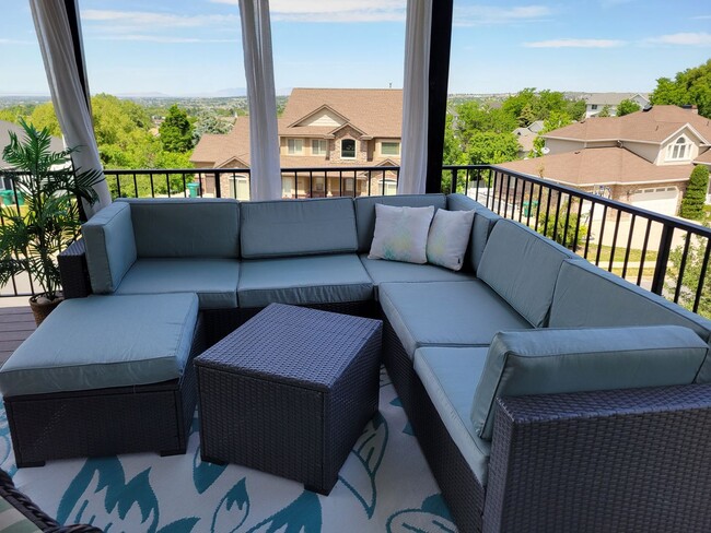 Building Photo - Beautiful home on Layton East bench