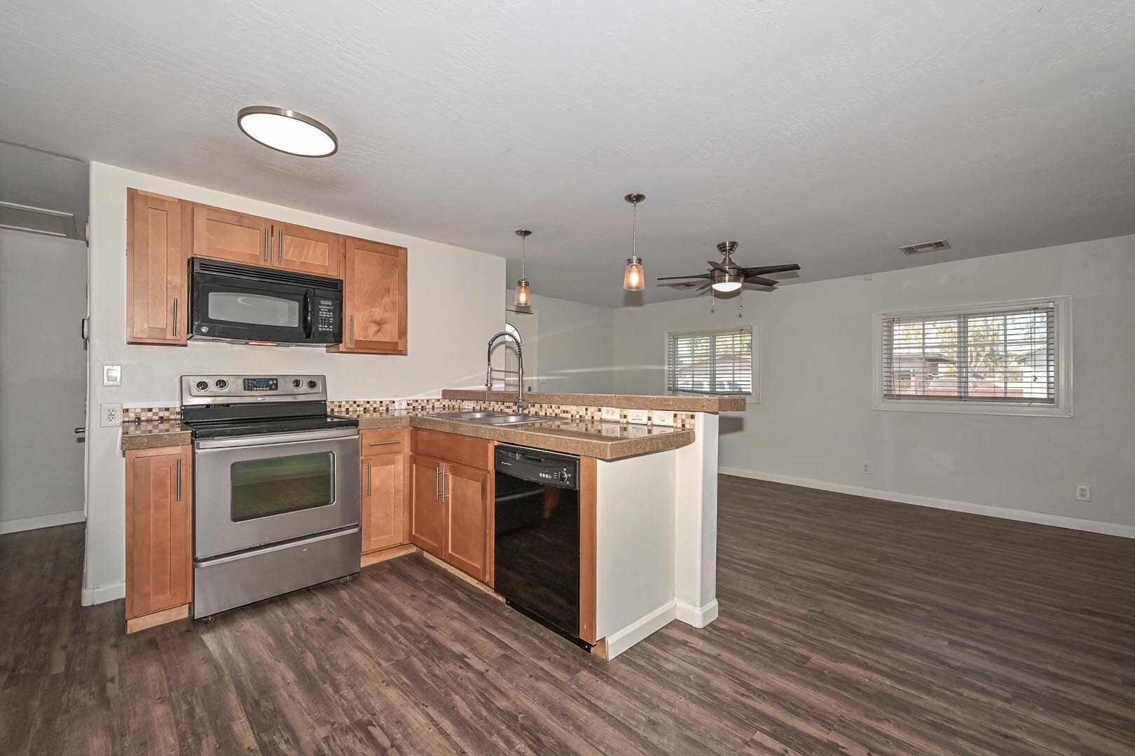 Building Photo - 1211 N Frances St