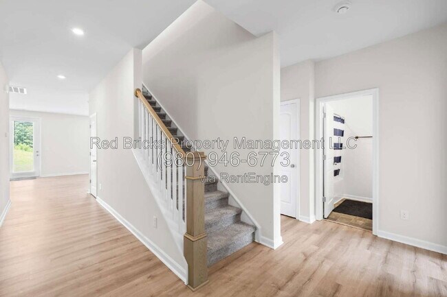 Building Photo - 3432 Bluff Hill Lane
