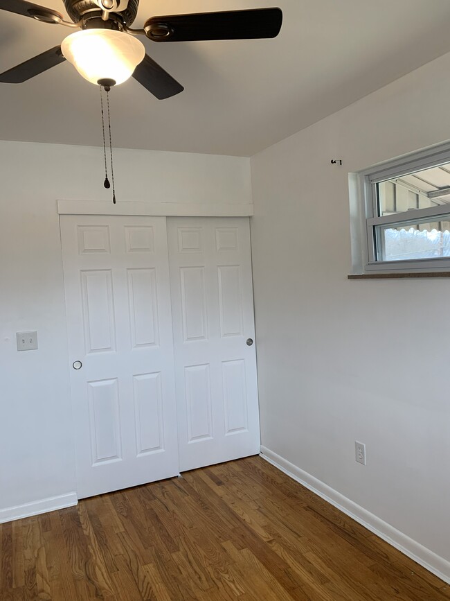 Building Photo - 5073 Grosse Pointe Ln