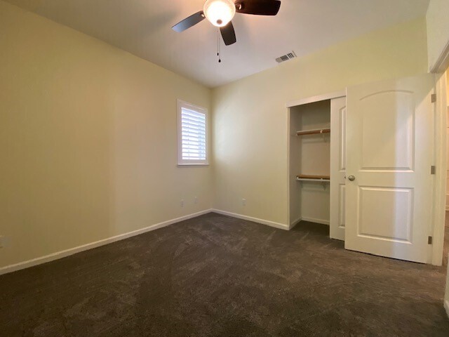 Building Photo - Beautiful 3 Bedroom in Gated Community! Po...