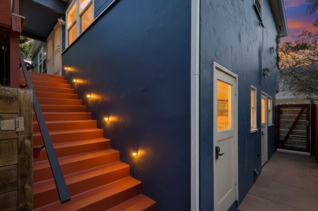 Building Photo - 4449 Dawson Ave