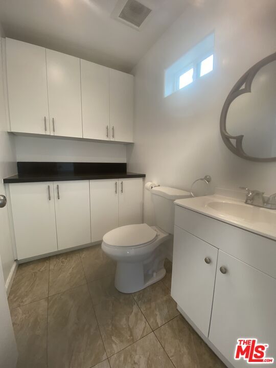 Building Photo - 8448 Fenwick St