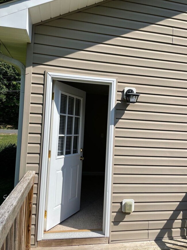 Building Photo - 1276