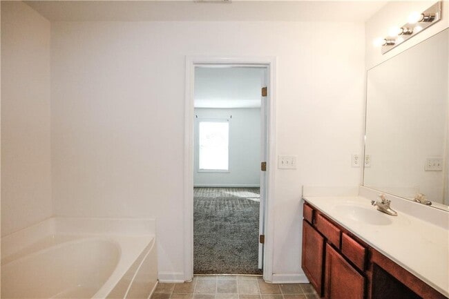 Building Photo - 1939 Durwood Ln