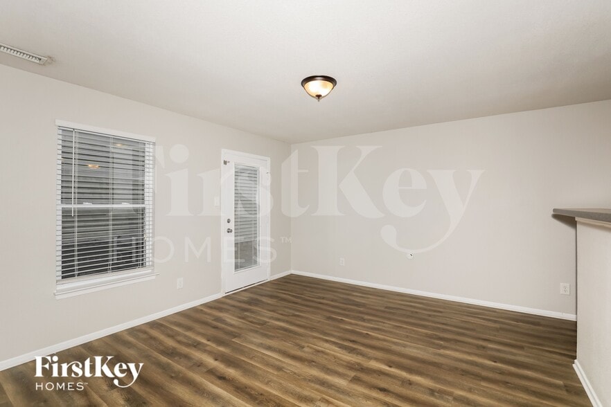 Building Photo - 15490 Gallow Ln