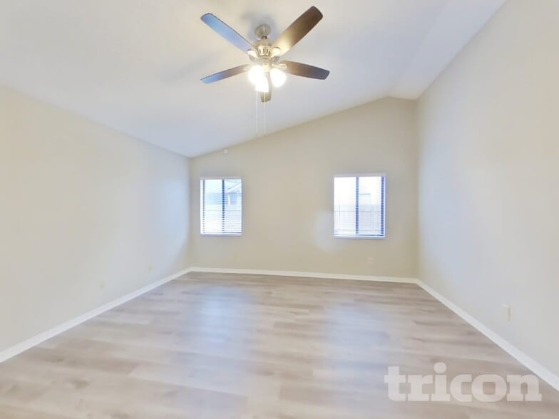 Building Photo - 3213 Stevenson St