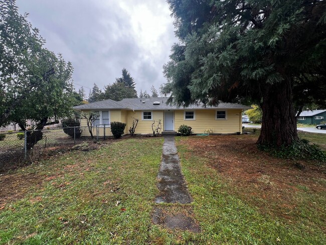 Building Photo - 3-Bedroom 1-Bathroom home in Eugene