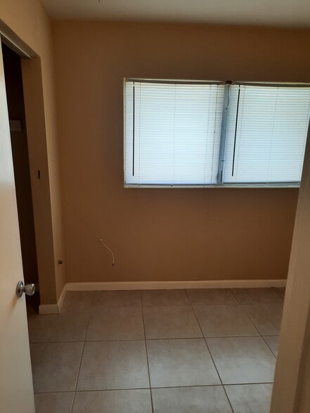 2nd bedroom - 3108 Crestwood Dr