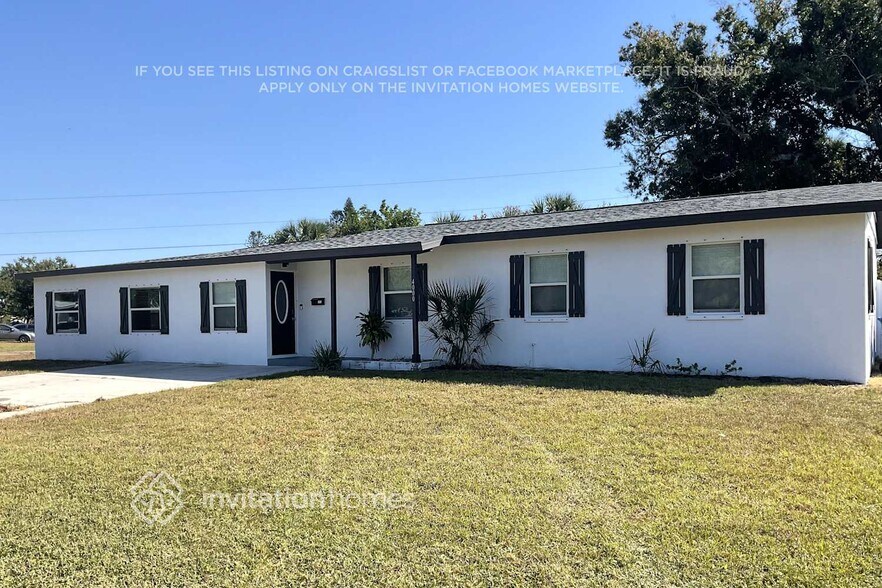 Building Photo - 4000 Marlin Dr SE