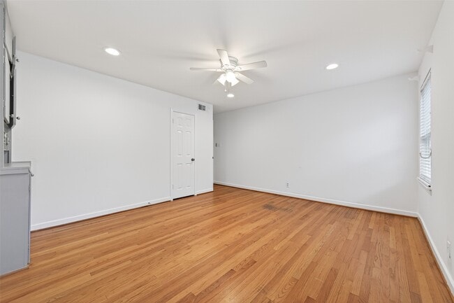 Building Photo - 5643 Piping Rock Ln