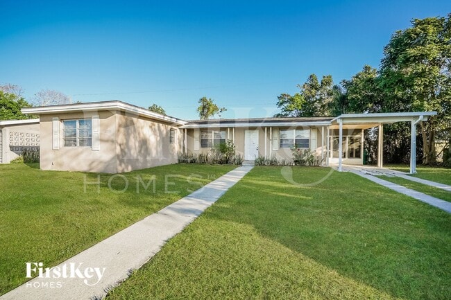 Building Photo - 21586 Edgewater Dr