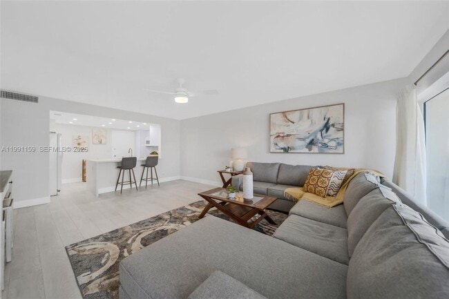 Building Photo - 2100 S Ocean Dr