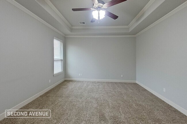 Building Photo - LIMITED TIME: $998 off second month’s rent...