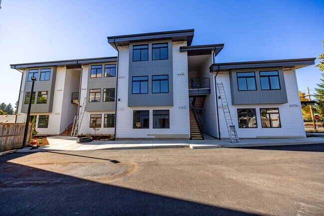 Building Photo - Brand New! - 2 Bedr in Gated Community - Free xfinity Internet