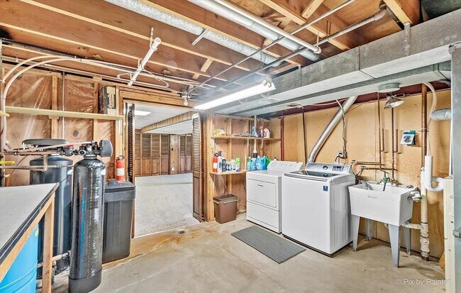 Building Photo - 11251 158th St