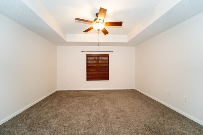 Building Photo - Belle Haven 2-Bedroom Condo with Pond View and Garage