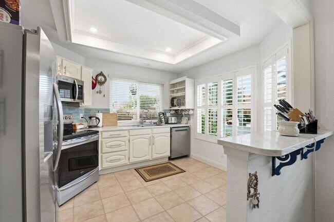 Building Photo - **COMING FEB 1st** Stylish Split-Floorplan Home in North Scottsdale