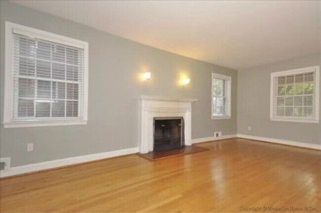 Building Photo - 9412 Colesville Rd