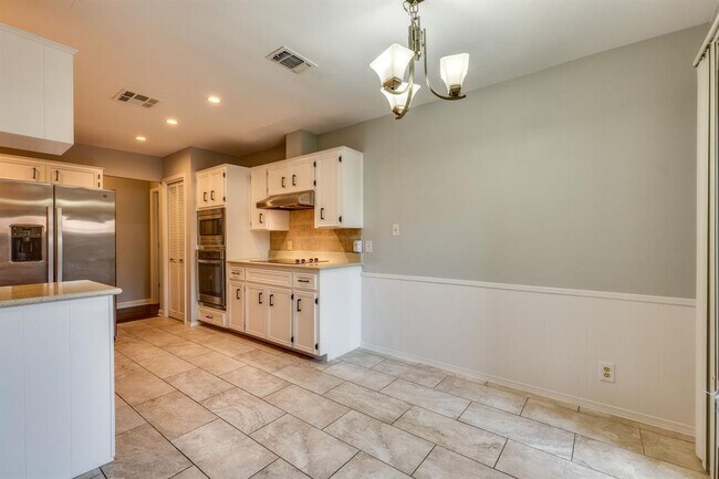 Building Photo - 8117 West Ct
