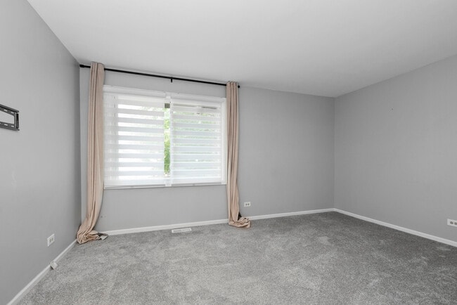 Building Photo - 225 Kedvale Ct