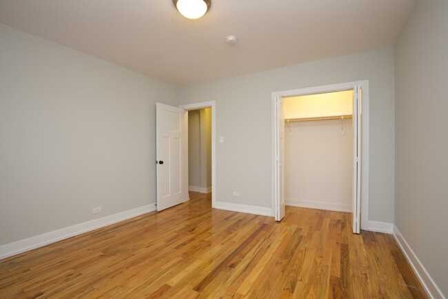 Building Photo - 550 W Arlington Pl