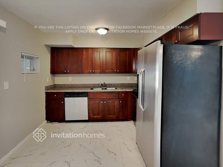Building Photo - 908 Belmont Dr