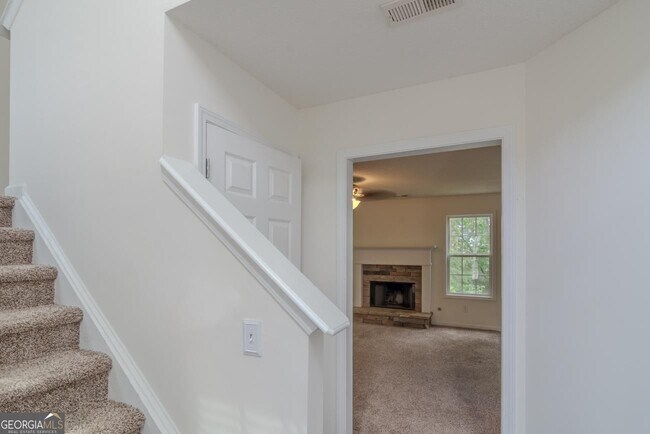 Building Photo - 28 Greystone Ridge
