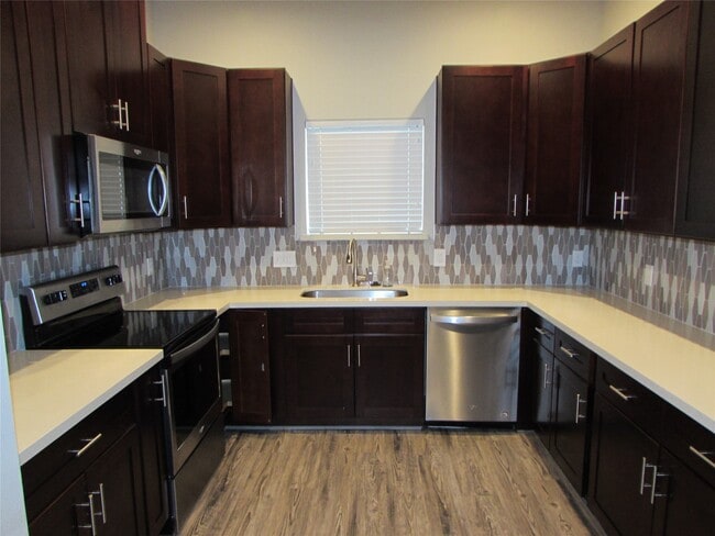 Building Photo - 3249 Dixie Dr