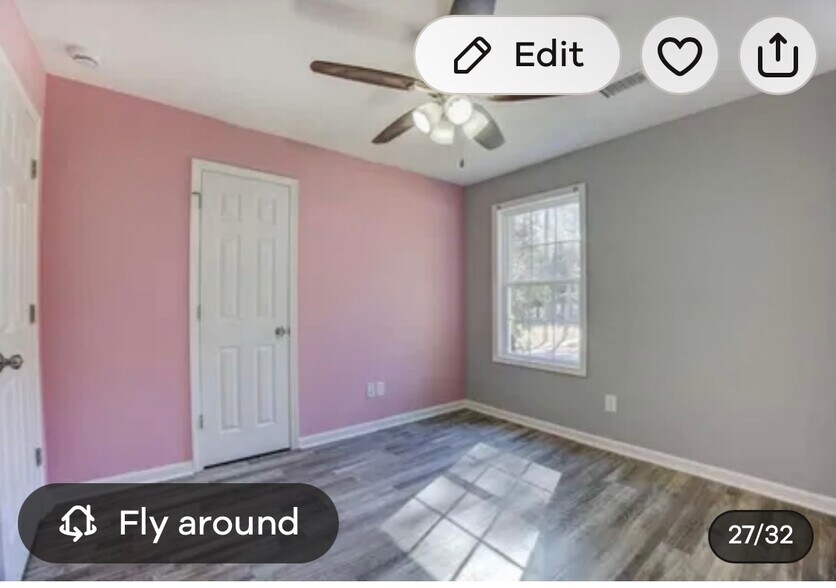 Building Photo - Room in House on Navajo Trail