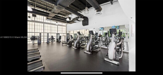 Building Photo - 1250 S Miami Ave