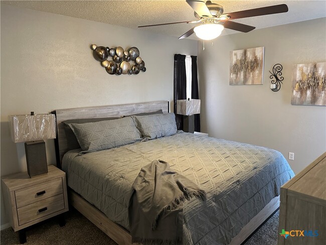 Building Photo - 3006 Persimmon Dr