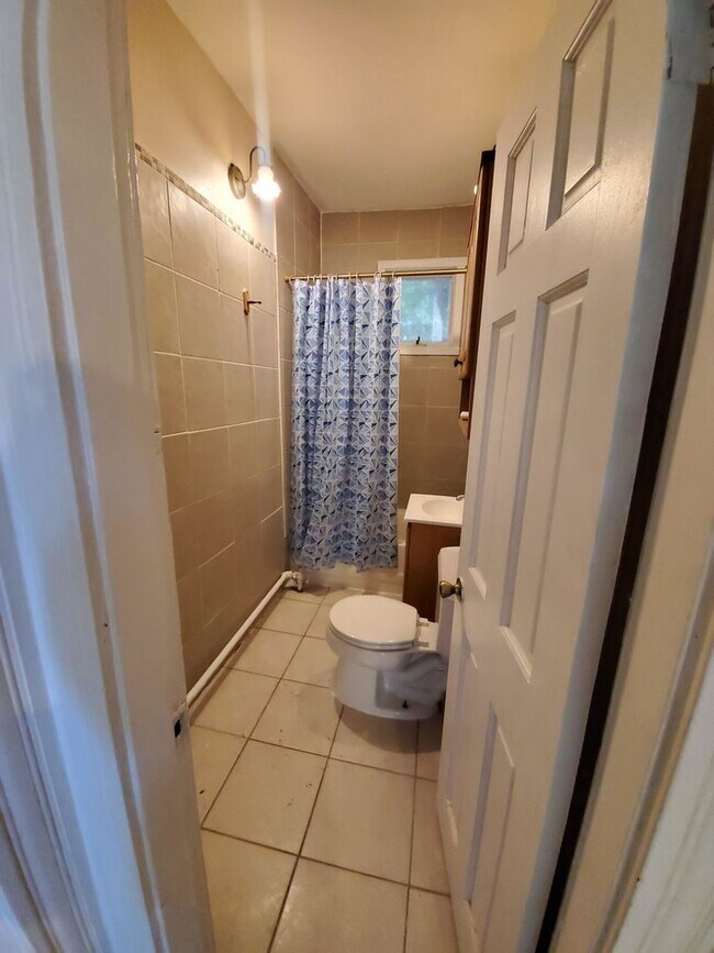 Building Photo - 43 Gordon St