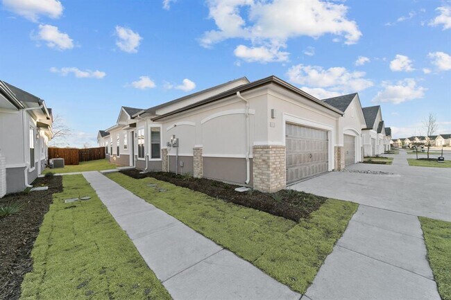 Building Photo - 1109 Saffira-