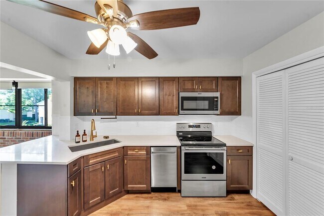 Building Photo - 4114 Pinelake Ln