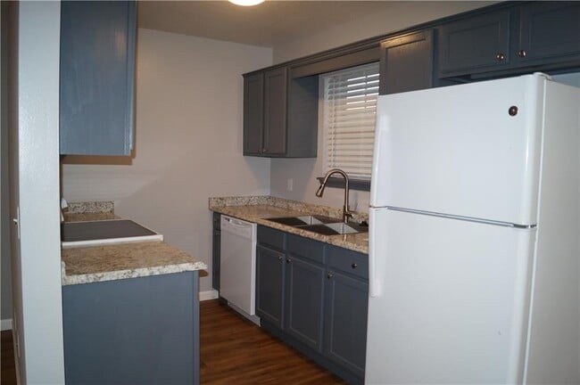 Building Photo - 2839 Meridian Pl