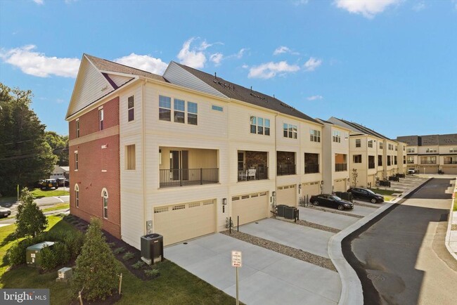 Building Photo - 3704 McLean Ave