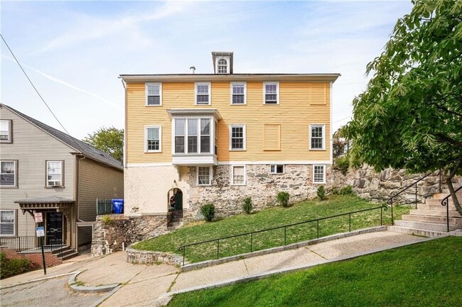 Building Photo - 34 Congdon St