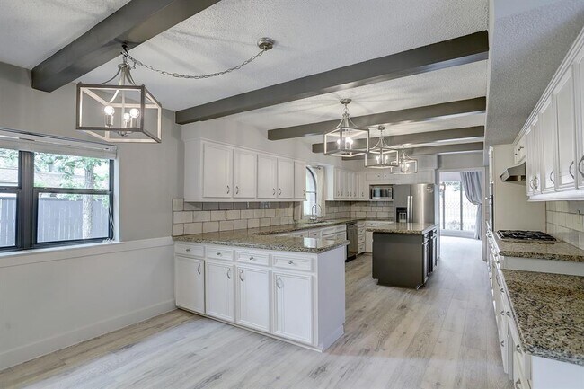 Building Photo - 1132 Fries Rd