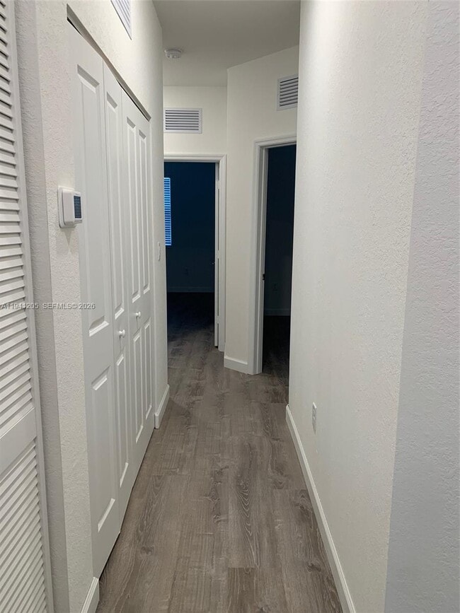 Building Photo - 1271 SE 27th Terrace