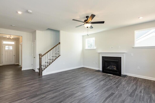 Building Photo - 50 Maximus Cir
