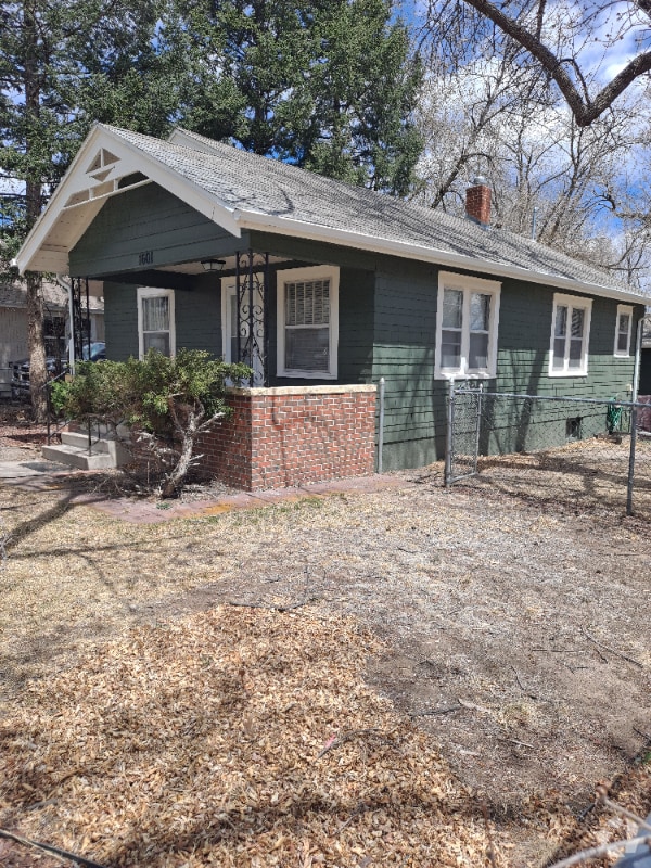 Building Photo - 1601 N El Paso St