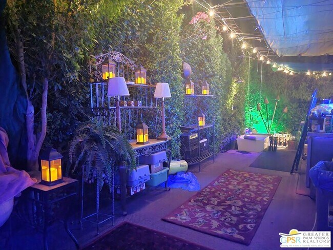 Building Photo - 15300 Palm Dr