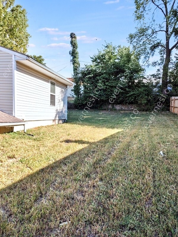 Building Photo - 4900 E 39th St