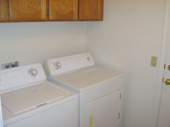 Building Photo - Sophisticated 3-Bedroom, 2-Bathroom Home in Sacramento