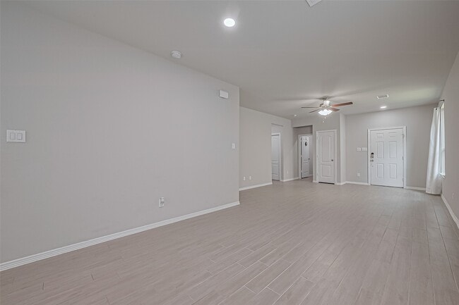 Building Photo - 24742 Russet Bluff Trl