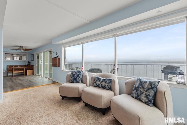 Building Photo - 15326 N River Beach Dr