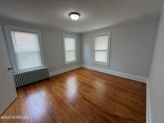 Building Photo - 368 Carr Ave