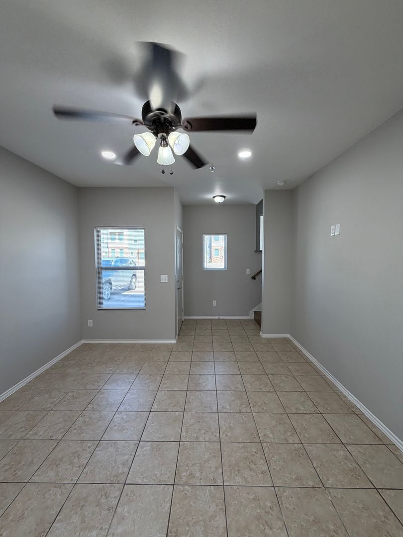 Building Photo - 201 S 5th St